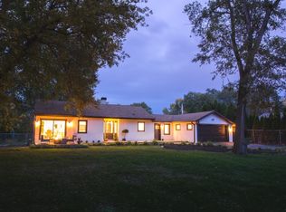 127 E Brookfield Ave, Mount Prospect, IL