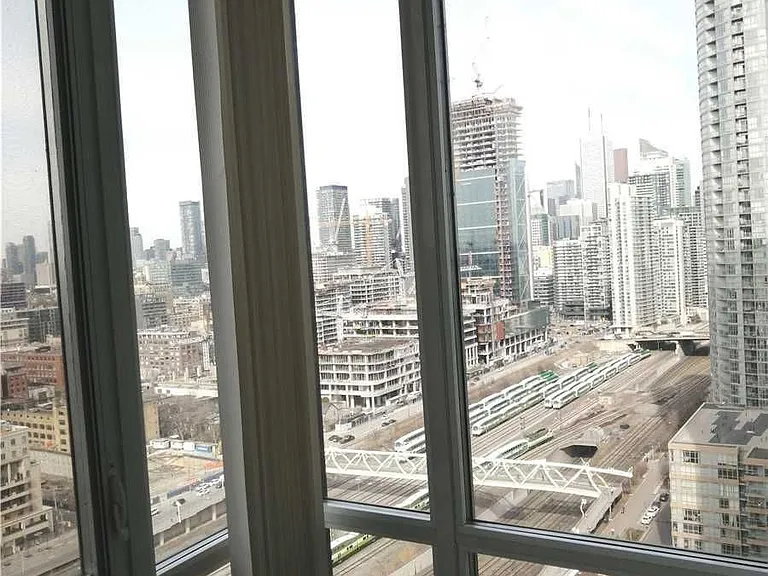 170 Fort York Blvd #2303 — Photo 5