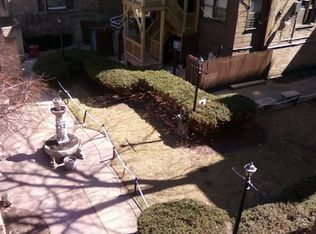 2815 N Pine Grove Ave APT 2B, Chicago, IL 60657