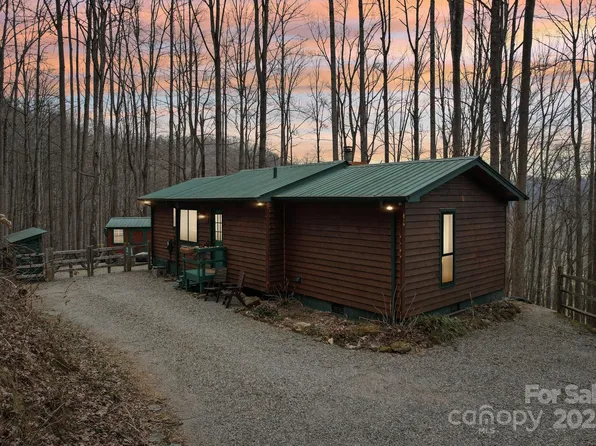 354 Roaring Creek Ln, Waynesville, NC 28785