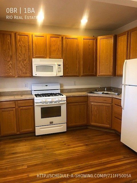 1st image of 823 N Santa Fe Dr #3