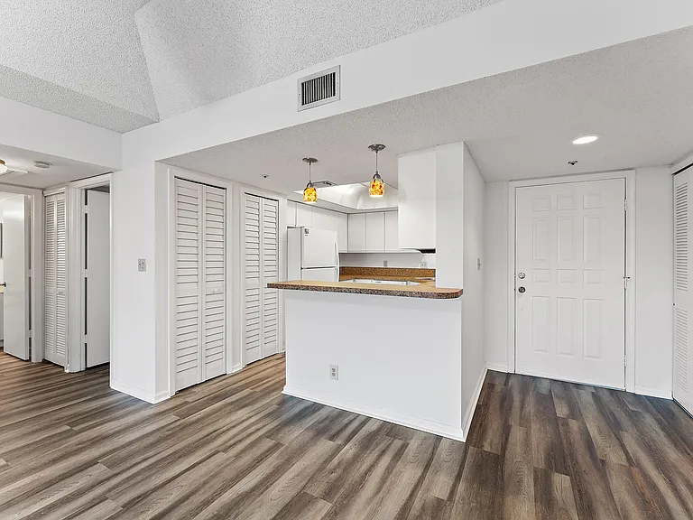 700 Uno Lago Dr #404 — Photo 4