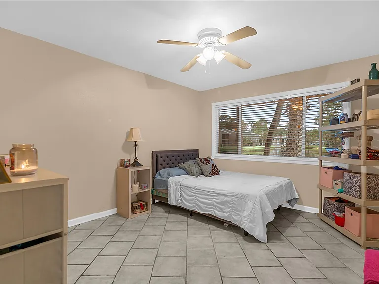 Peregrine Ave — Photo 3