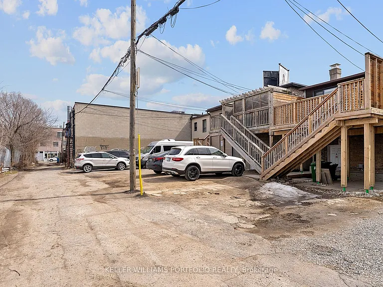 2118A Danforth Ave — Photo 39