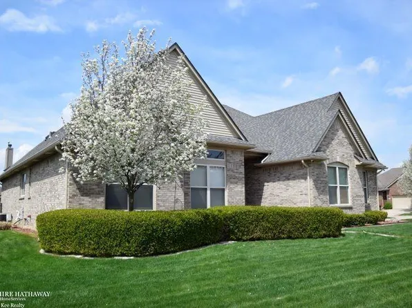 48643 Waterford Dr, Macomb, MI 48044