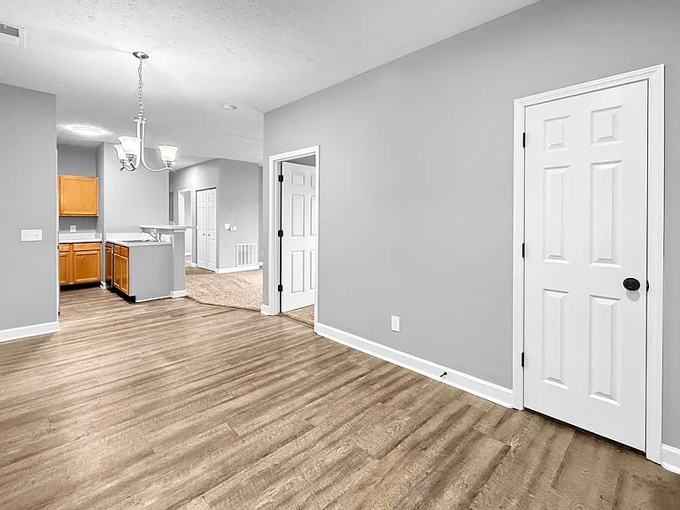 Cross Lake Apartments — Photo 147