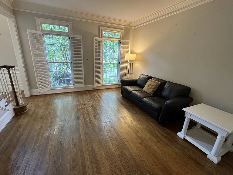 365 Fairleaf Ct — Photo 4