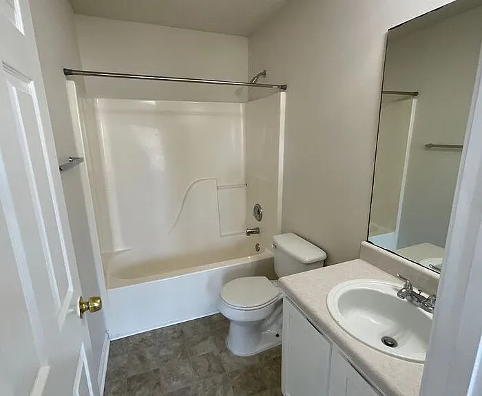 1608 Hallmark Hills Dr — Photo 12
