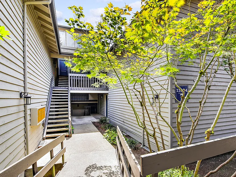 Starboard Apartments — Photo 20