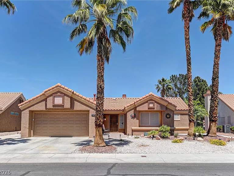 8912 Signal Terrace Dr — Photo 2