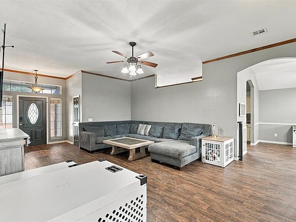 4th image of 309 Winston Dr