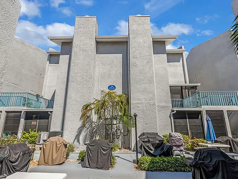 253 Rex Pl #H — Photo 2