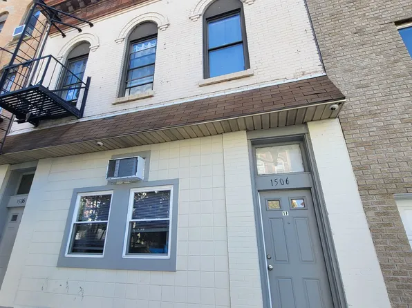 1506 Summit Avenue image 2 of 44