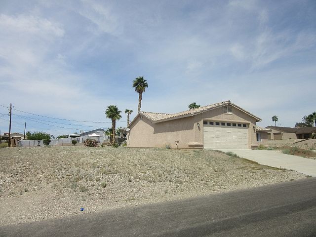 1st image of 3241 Tomahawk Dr