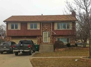 328 Hillcrest Ave, Hampshire, IL