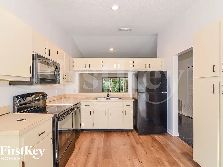 3228 Curry Woods Cir #2 — Photo 7