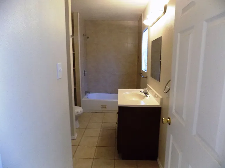 636 W Norwood Ct — Photo 15