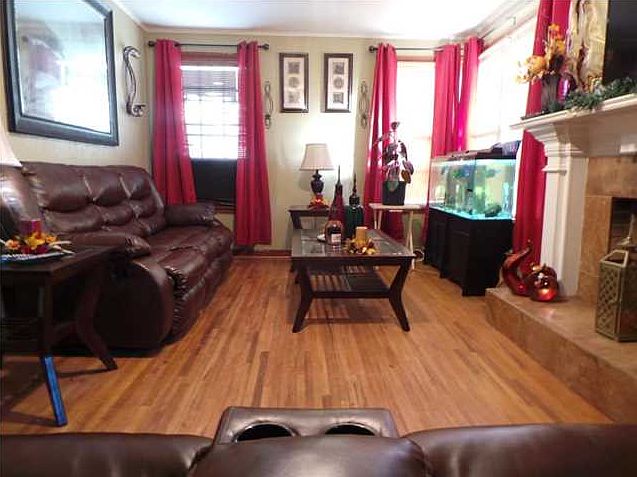 2nd image of 2101 Agate St