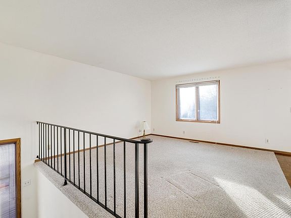 5th image of 2504 Rose Ave E