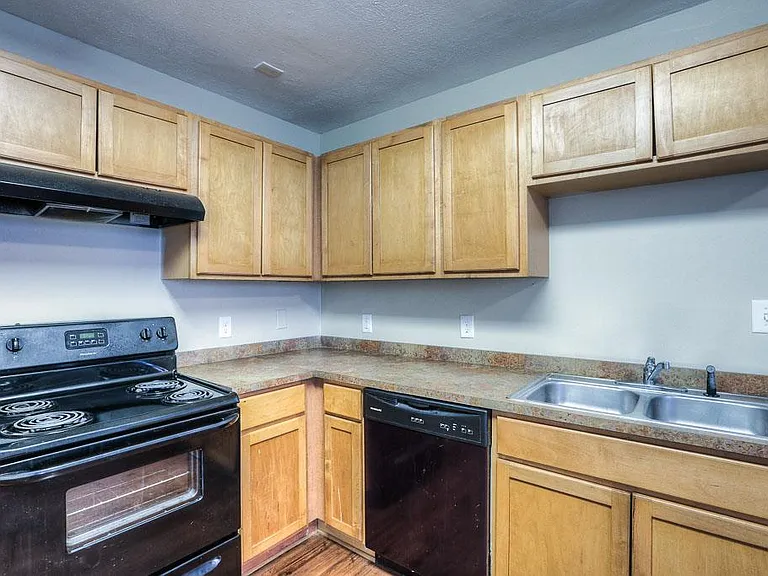 10610 Pine Landing Dr #B — Photo 3