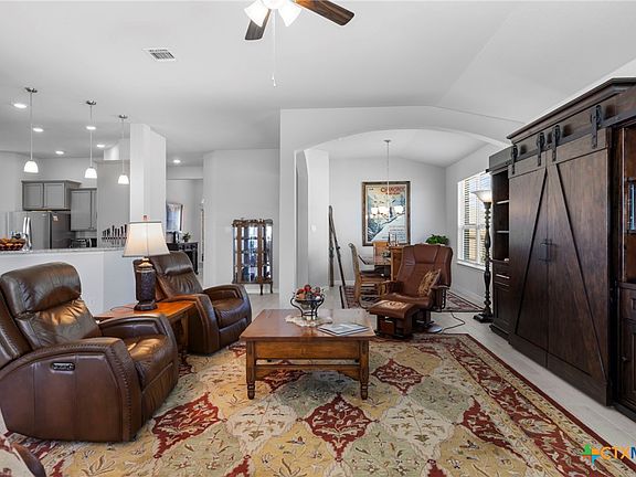 5th image of 15019 Planeview Dr