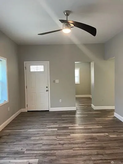 270 E Market St #6 — Photo 3