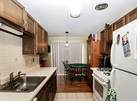 5th image of 222 Nantucket Hbr #222