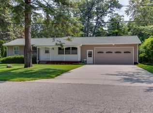1629 Helen Dr, Norton Shores, MI