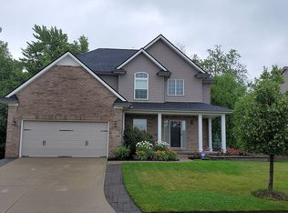 53662 Valleywood Dr, South Lyon, MI 48178