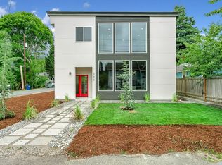 202 N 87th St, Seattle, WA 98103