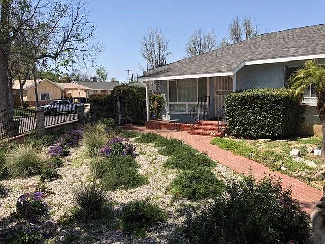 20557 Hart St — Photo 1