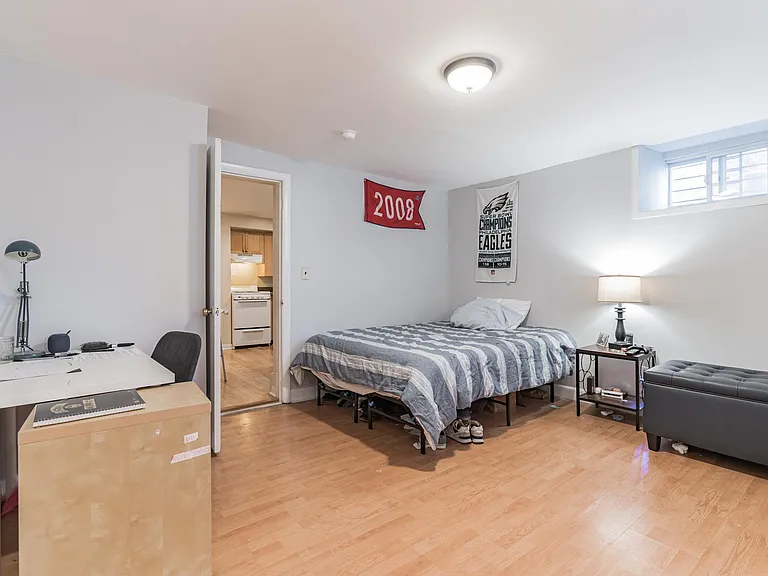 141 Chiswick Rd #1B — Photo 15