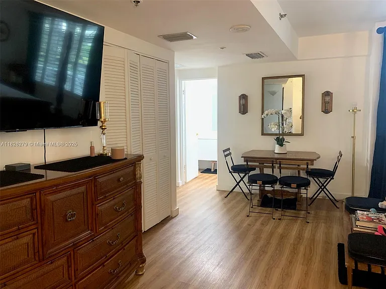 100 Lincoln Rd #315 — Photo 5