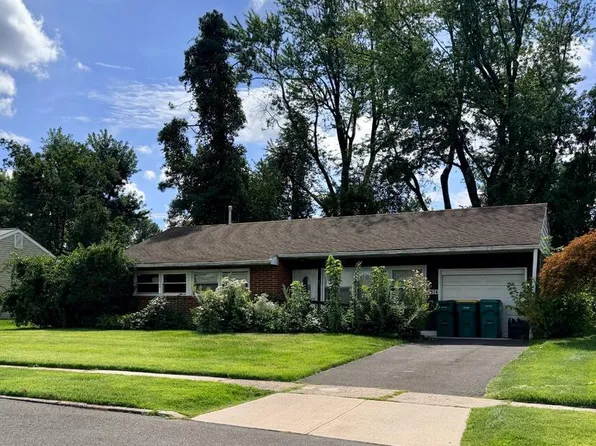 4374 Concord Dr, Feasterville Trevose, PA 19053