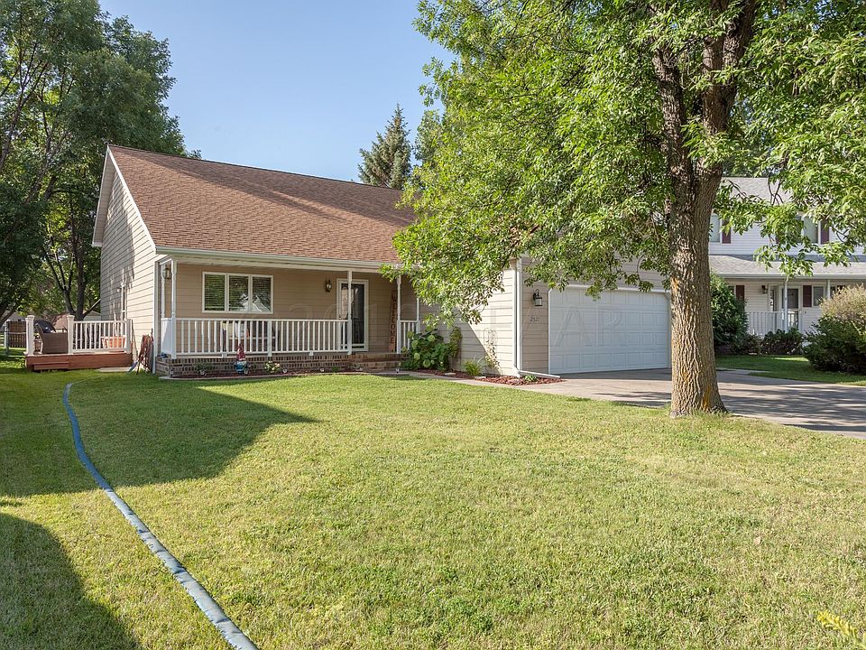 1st image of 2527 Glen Cir