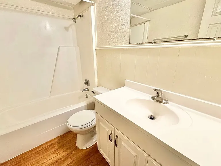 1115 N Austin St — Photo 23
