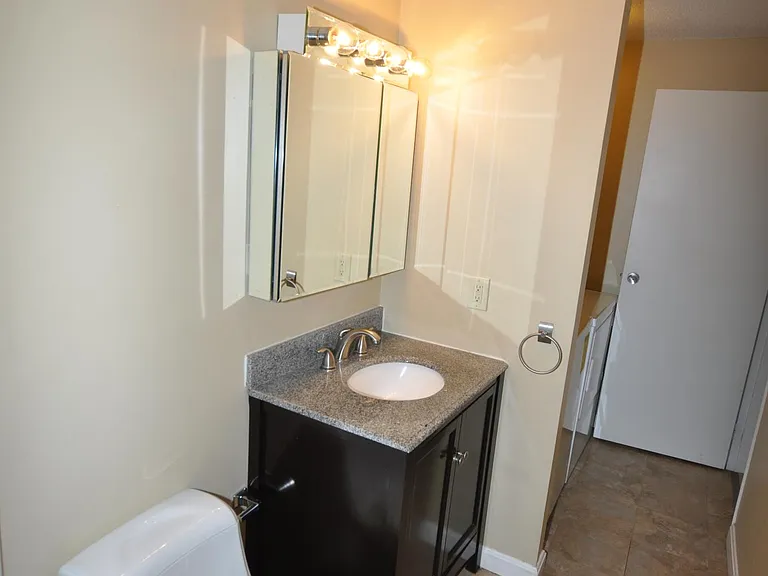 2 Post Oak Ln #8 — Photo 9