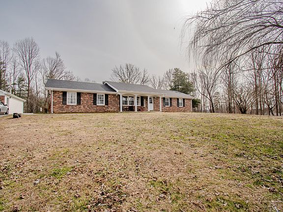 3rd image of 1104 Short Hollow Rd