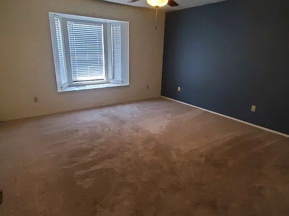 4th image of 3026 N Houston St