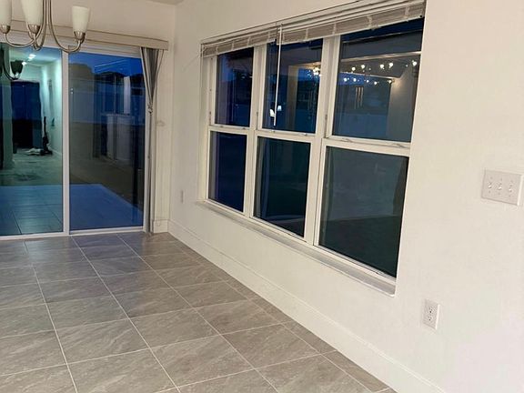 4th image of 1256 Papaya Cir