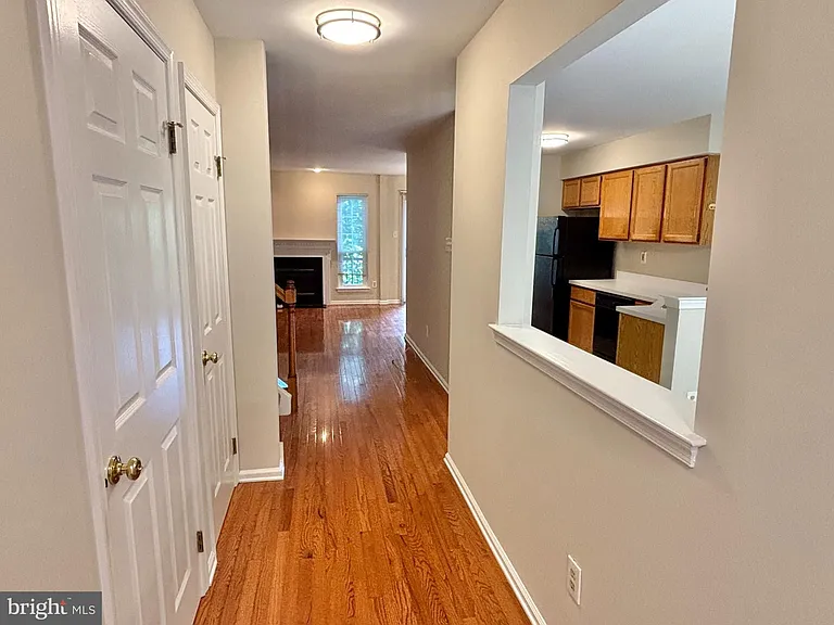 335 Danbury Ct #335 — Photo 5