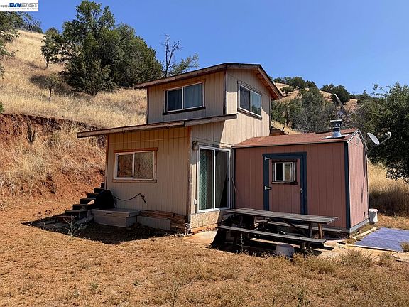 3rd image of 21810 Mines Rd