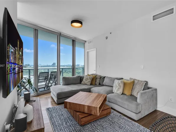 888 Biscayne Blvd APT 812, Miami, FL 33132