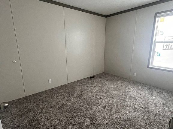 4th image of 121 Rapids Dr