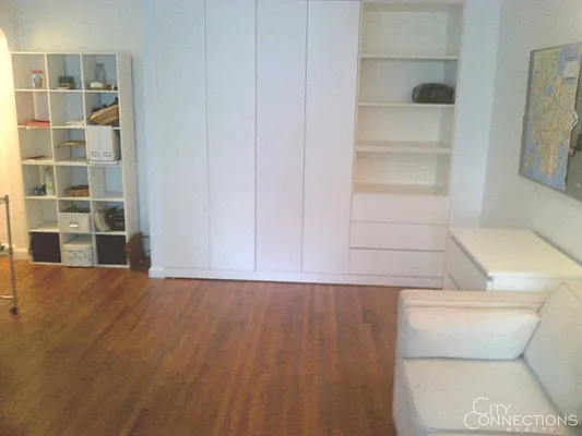 Rented by City Connections Realty | media 17