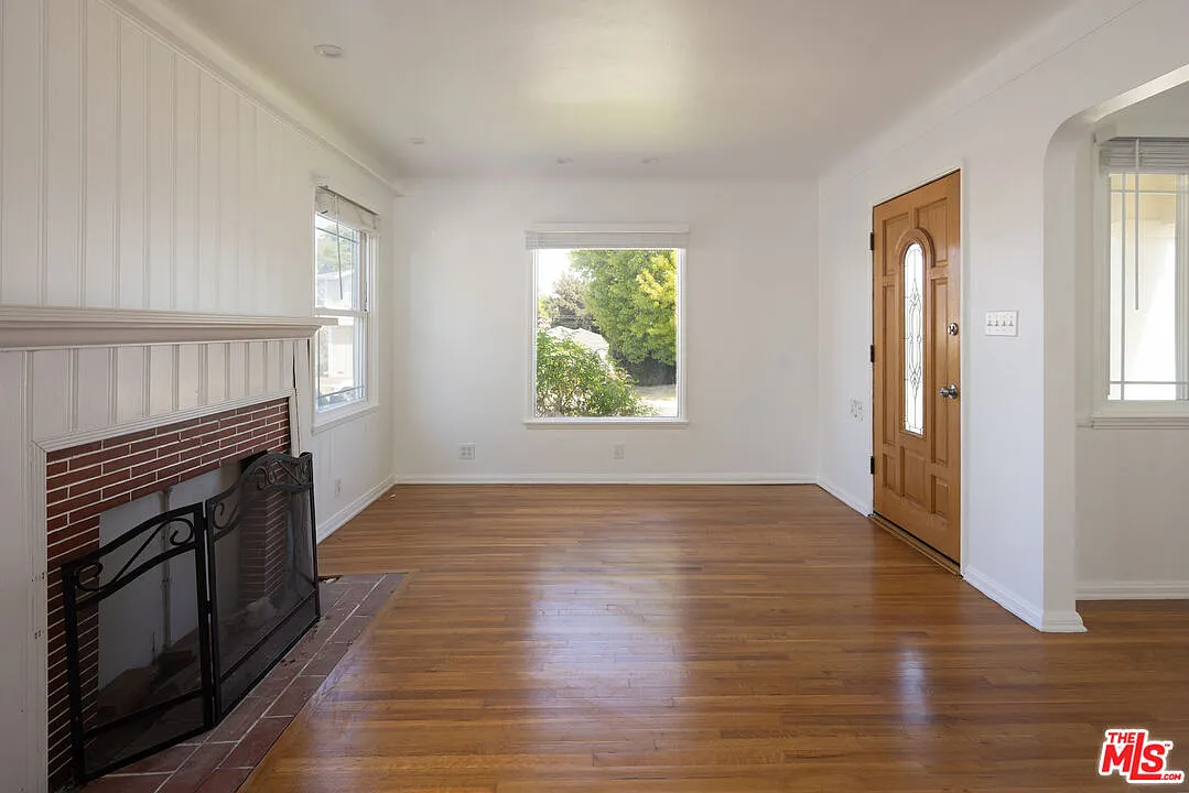 2 bed, 1.0 bath, 959 sqft, $3,950 — Photo 1