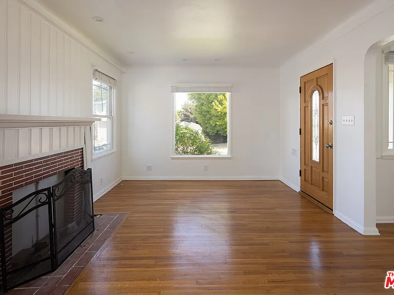 8333 Airlane Ave — Photo 6