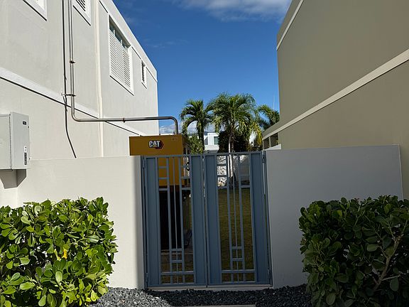 2nd image of 1313 Bulevar