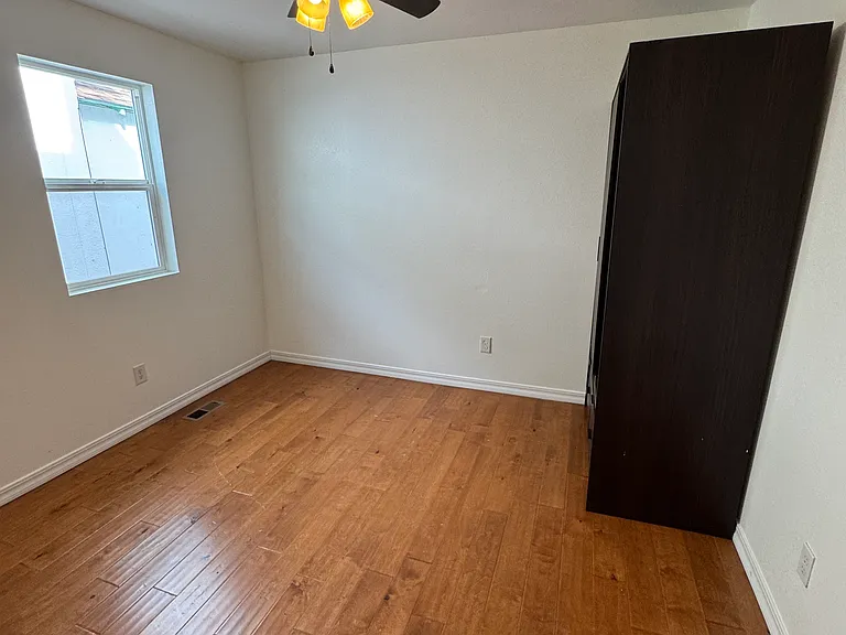 1338 Pine St — Photo 9