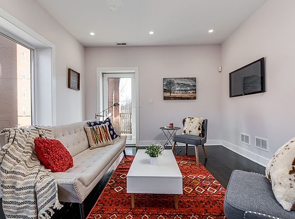 5th image of 1625 W Ainslie St APT 2E